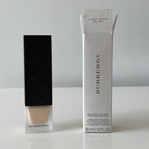 Burberry 30 Matte Glow Liquid Foundation
